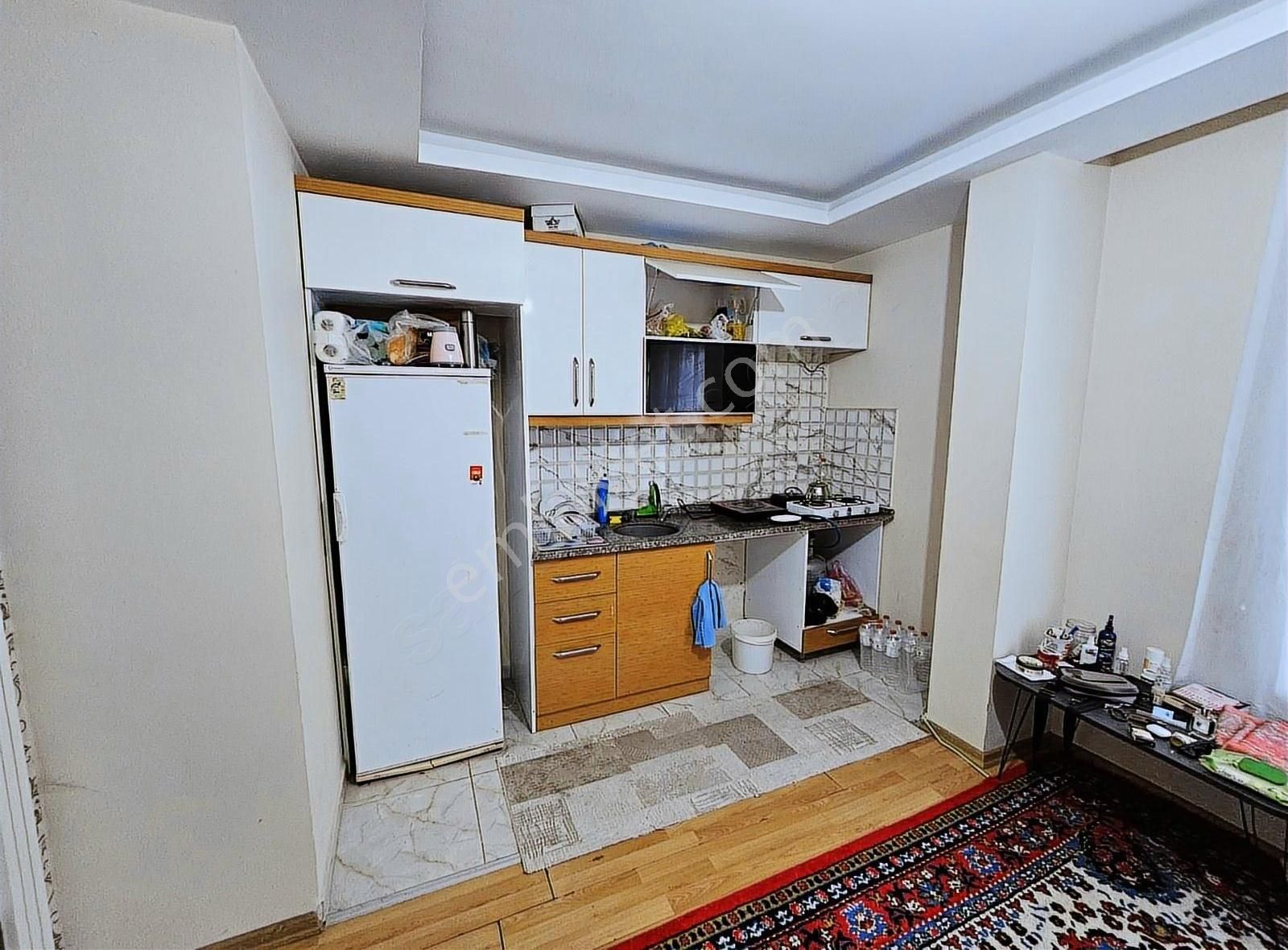 Genç Emlak'tan Sağlık Mah. Kiralık 1+1 Daire