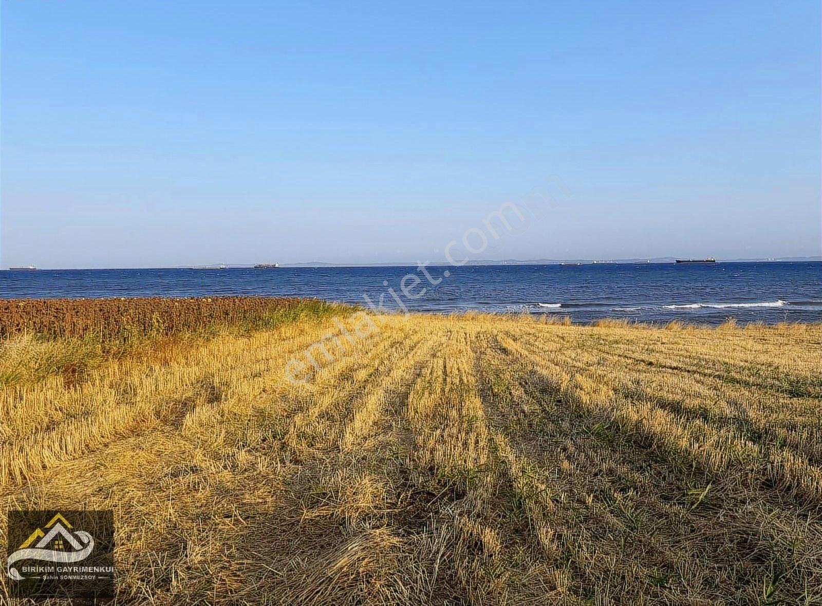 Denize Sıfır Mustakil 240 M2 Arsa