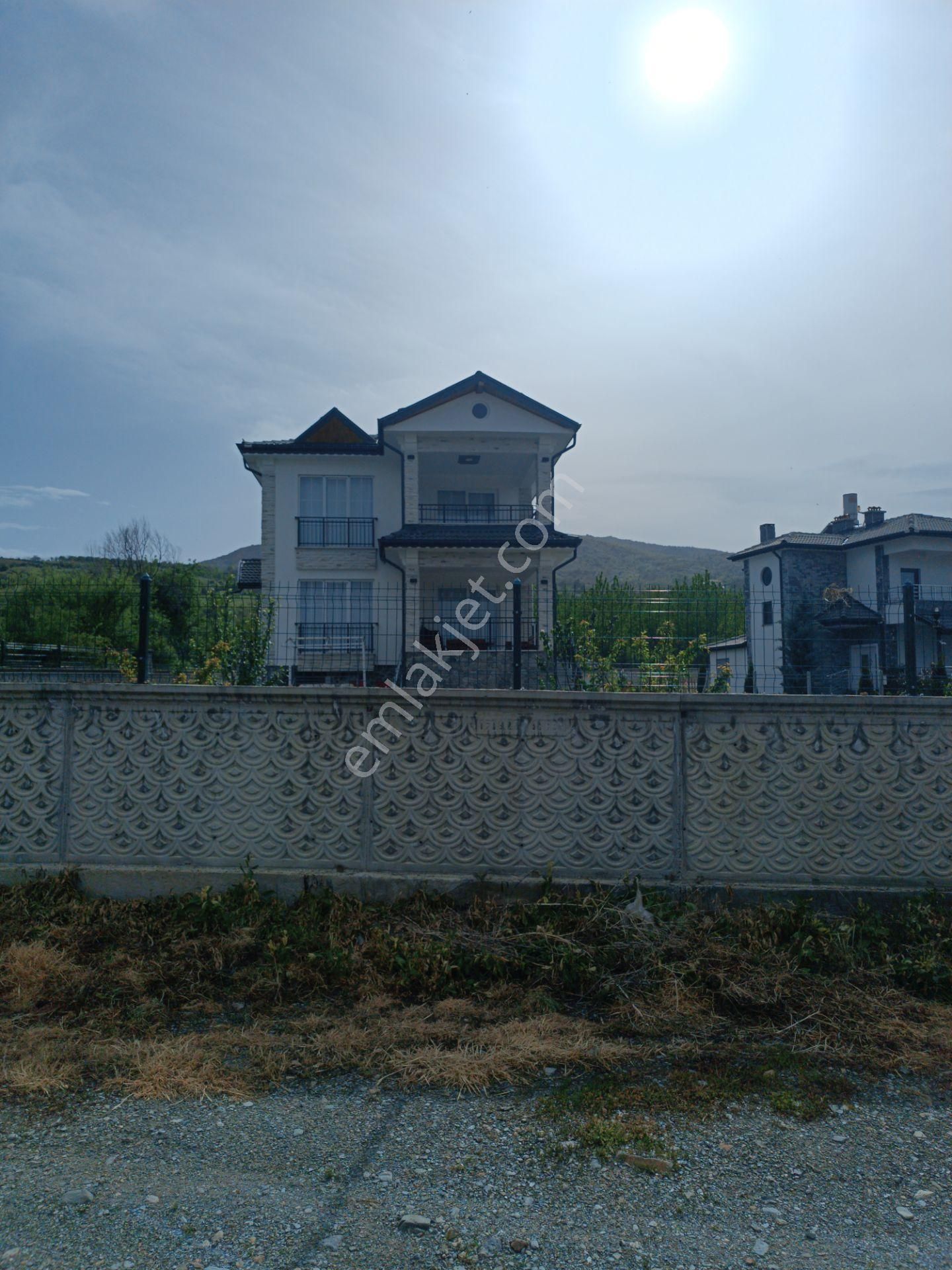 Hilal Emlak'tan Satılık Lüx Villa