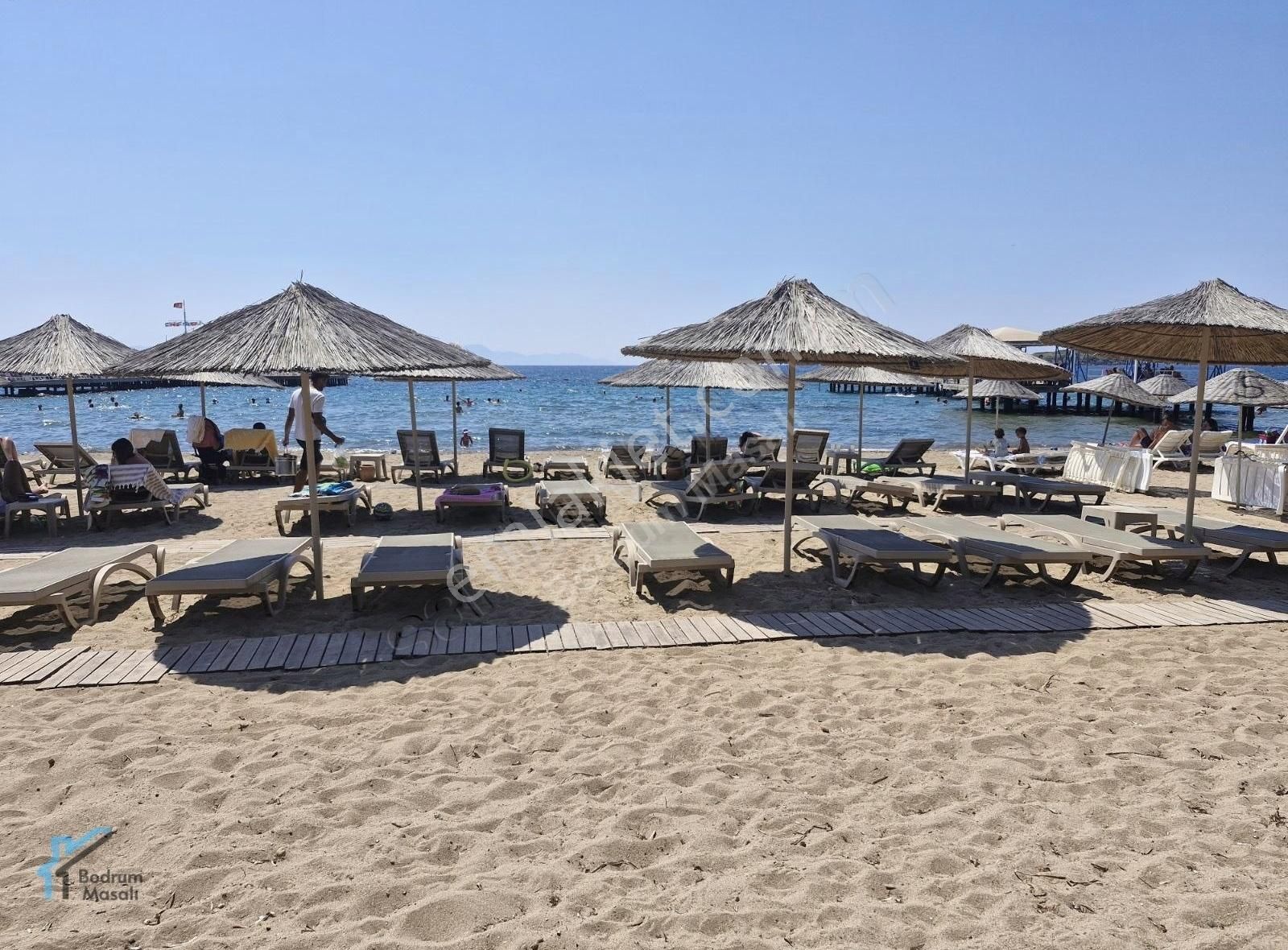 Bodrum Kadıkalesinde Denize Sıfır Sitede 2+1 Fırsat Bahce Katı