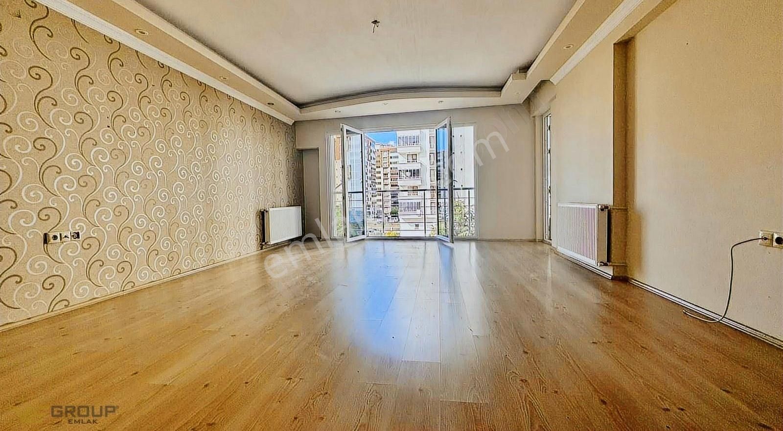 Küçükpazarın Arkasokağı-150m2-kapalıgeniş Balkon-ayrı Mutfak