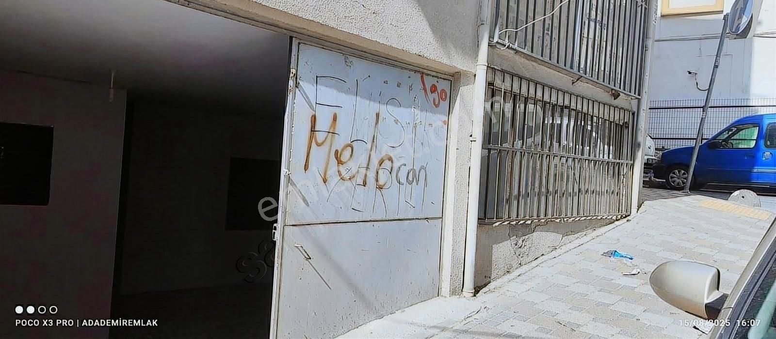 Kiralık Depo. Esenler Dörtyol Meydan Kapalı Cade Arka Sokakda