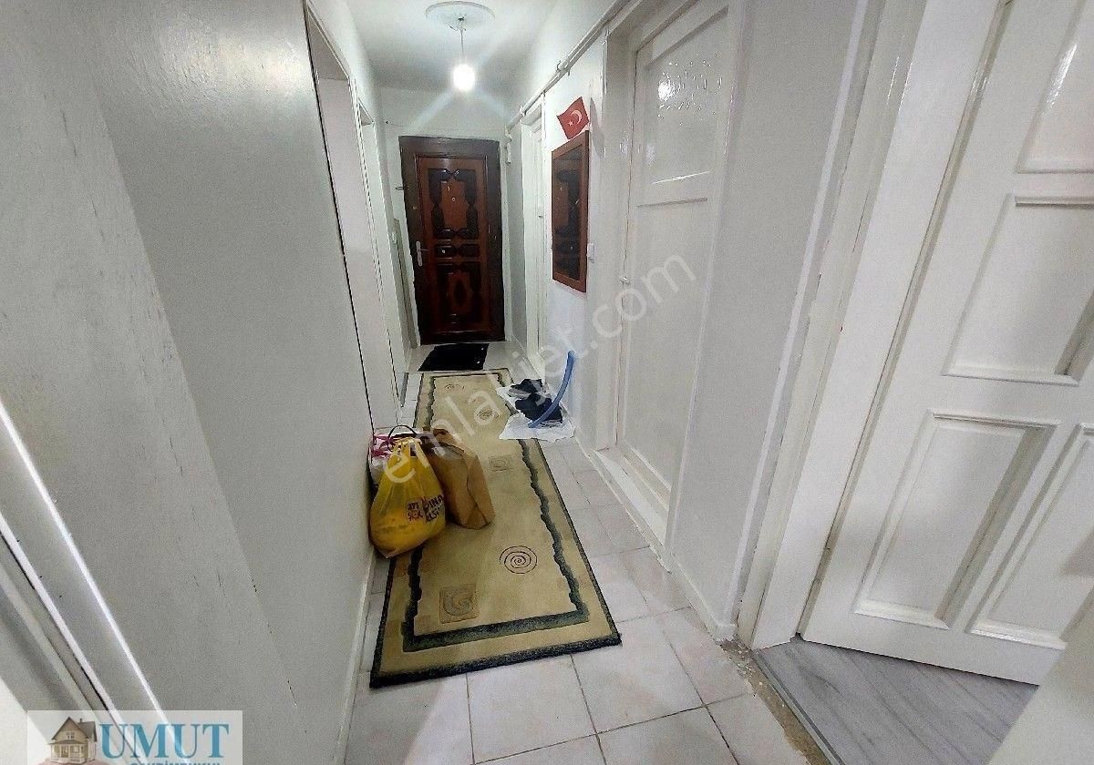 Gaziosmanpaşa Küçükköy Yeni Mah Satılık Yüksek Giriş Kat Toprak Tapulu 2+1 90 M2 - Görsel 3