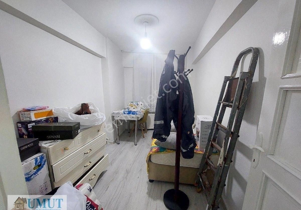 Gaziosmanpaşa Küçükköy Yeni Mah Satılık Yüksek Giriş Kat Toprak Tapulu 2+1 90 M2 - Görsel 5