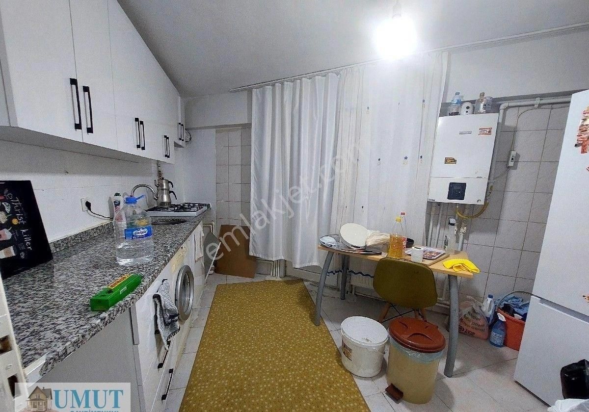 Gaziosmanpaşa Küçükköy Yeni Mah Satılık Yüksek Giriş Kat Toprak Tapulu 2+1 90 M2 - Görsel 14