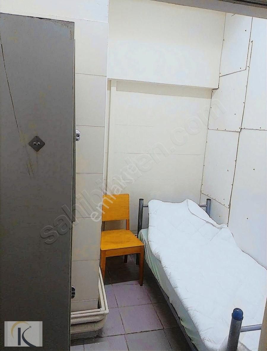 Bostancı Köprüsü Yanı Başında Kiralık Tek Kişilik Eşyalı Oda