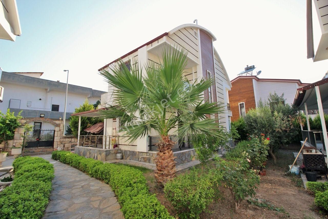 Didim Hisar’da Havuzlu Site İçinde Deniz Manzaralı Müstakil Villa