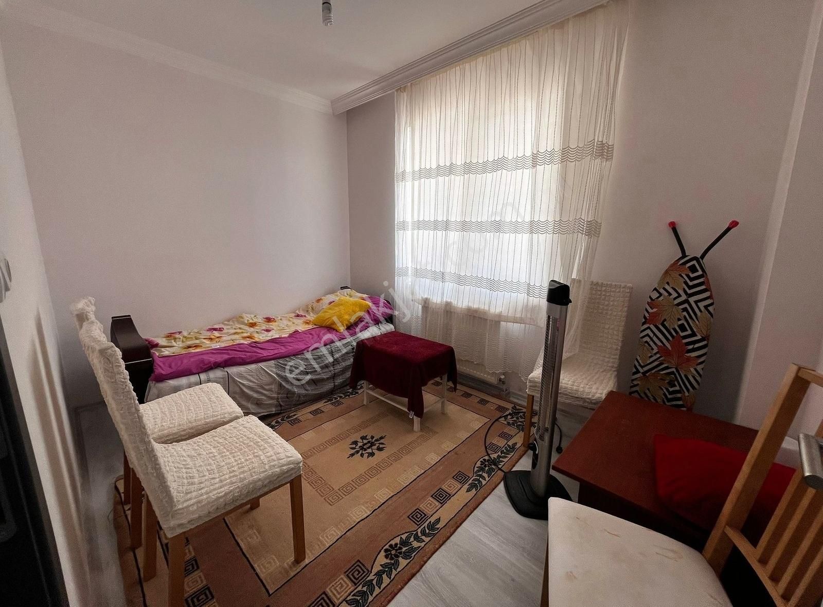 Eşyalı 2+1 Merkezi Konumda Ön Cephe İskanlı 5 Yıllık - Görsel 3