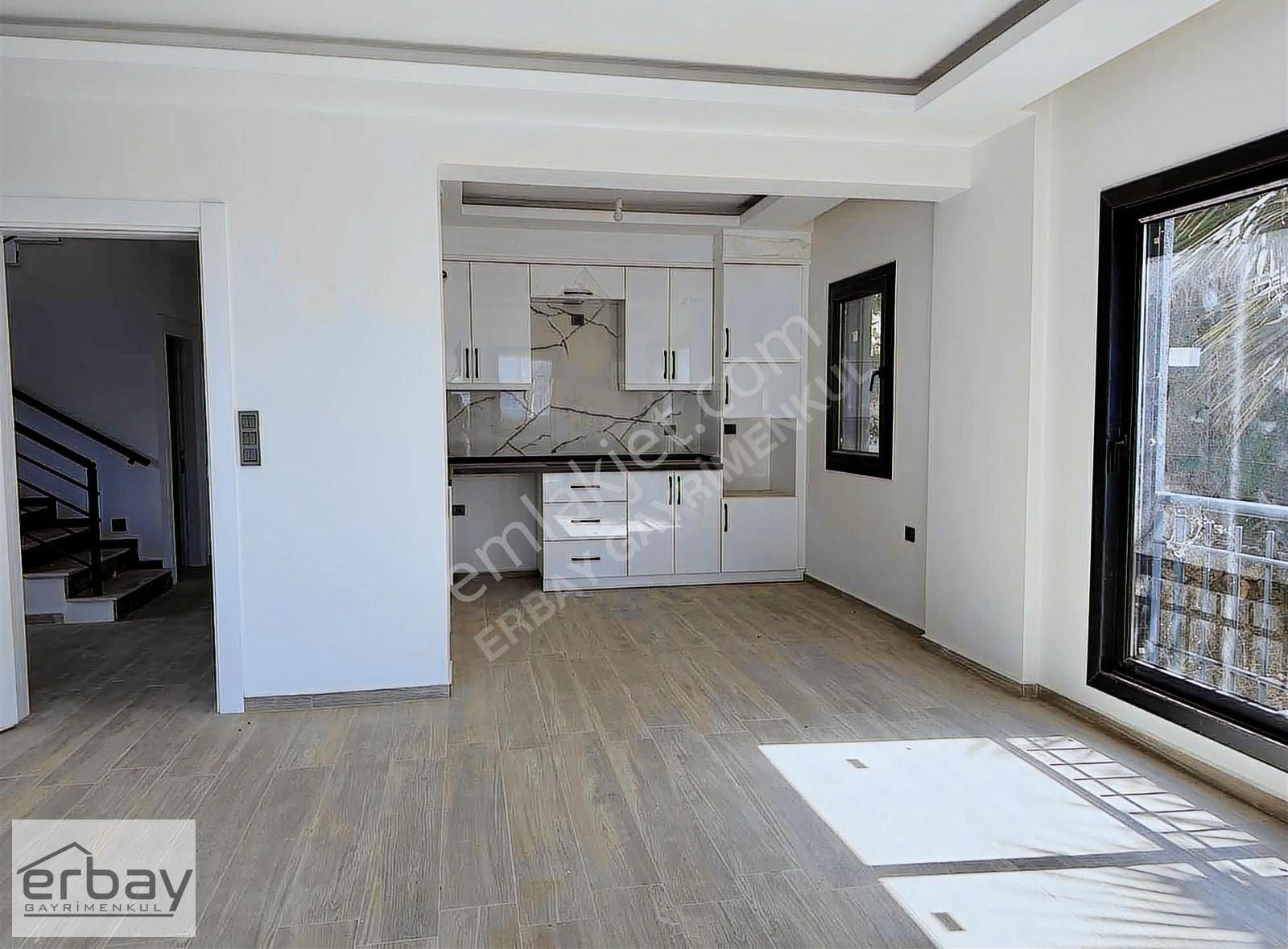 Üzümlü'de Giriş Katta Yatak Odalı Havuzlu Villa - Görsel 10