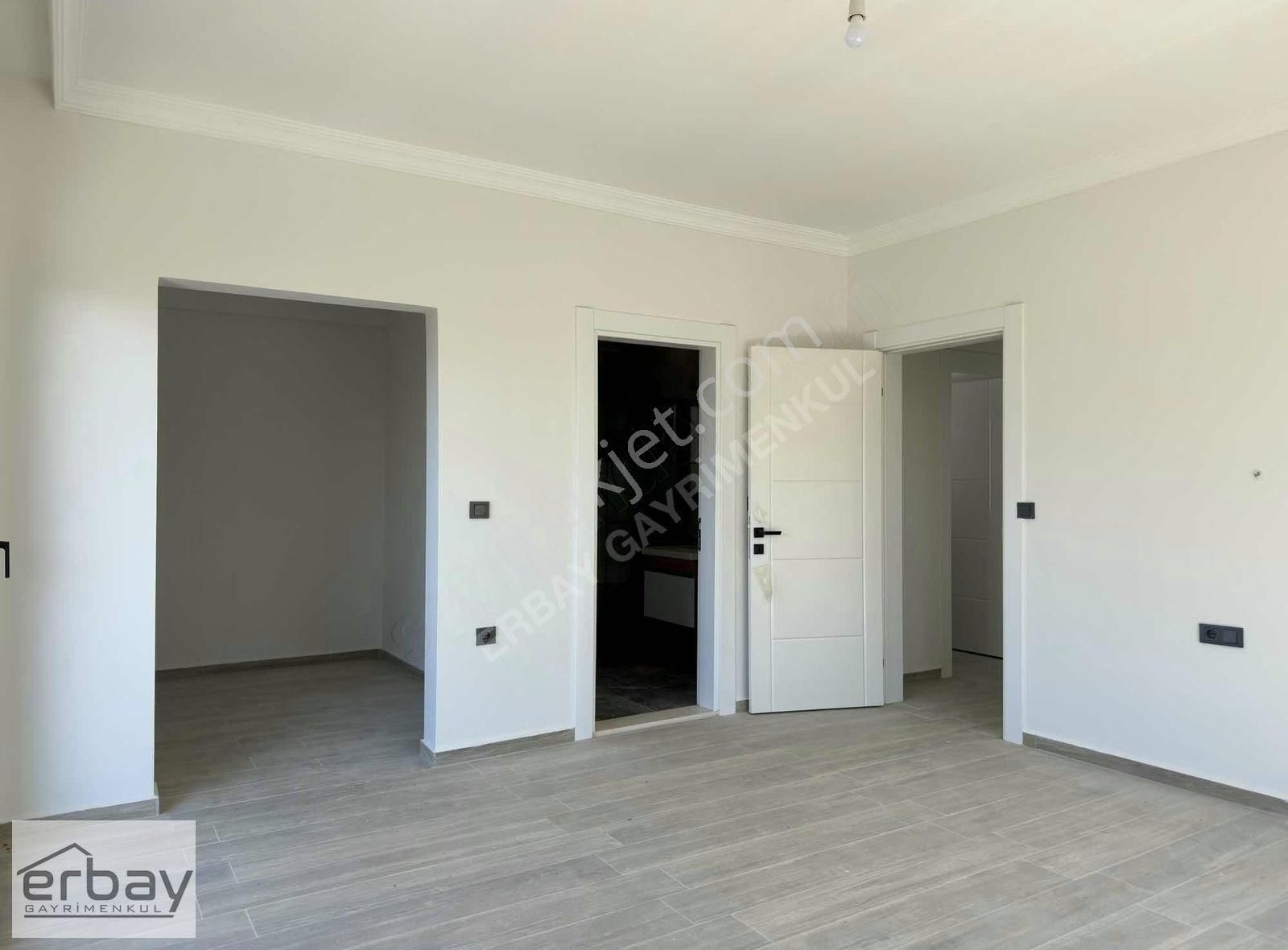 Üzümlü'de Giriş Katta Yatak Odalı Havuzlu Villa - Görsel 19