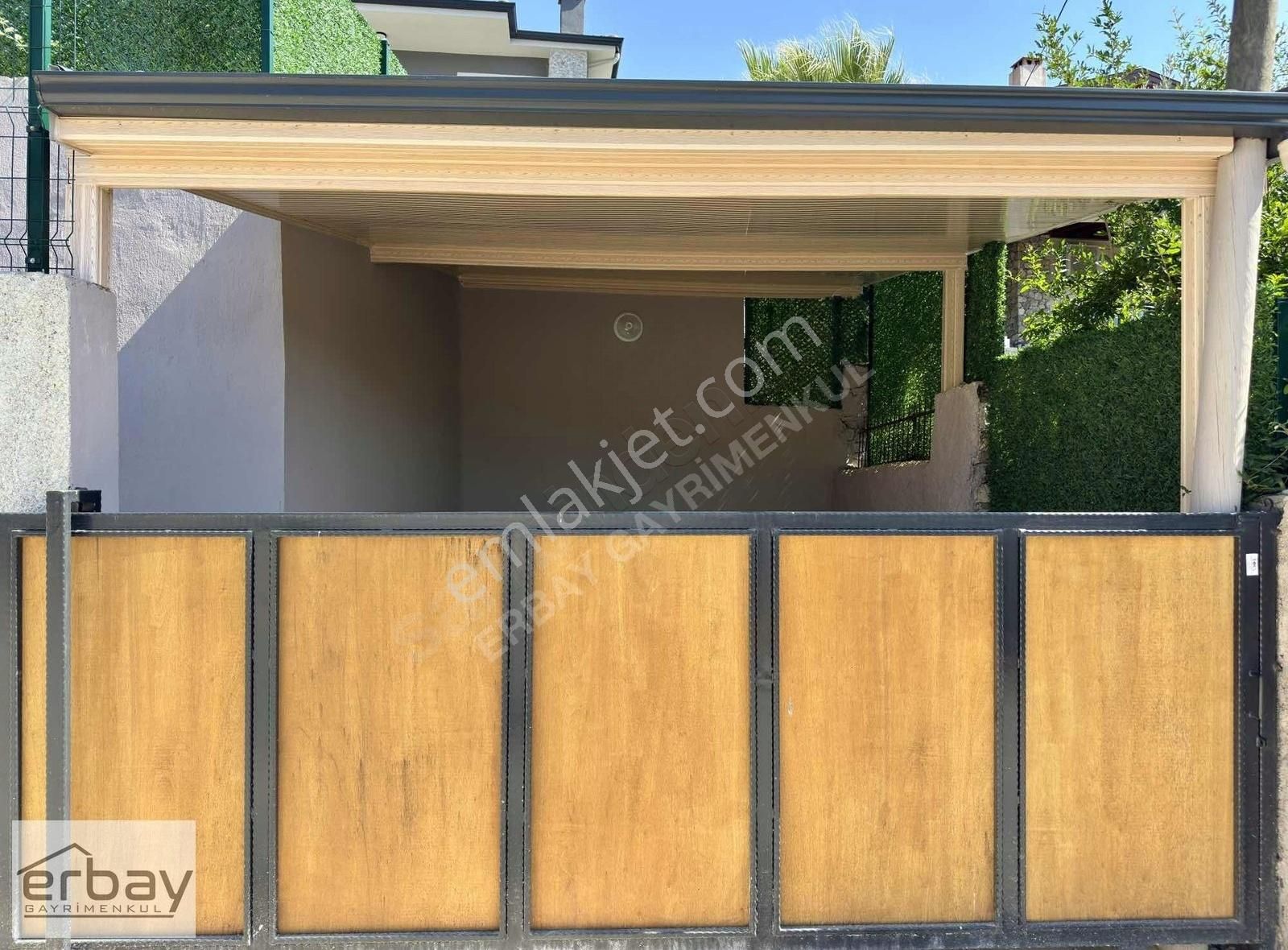Üzümlü'de Giriş Katta Yatak Odalı Havuzlu Villa - Görsel 14
