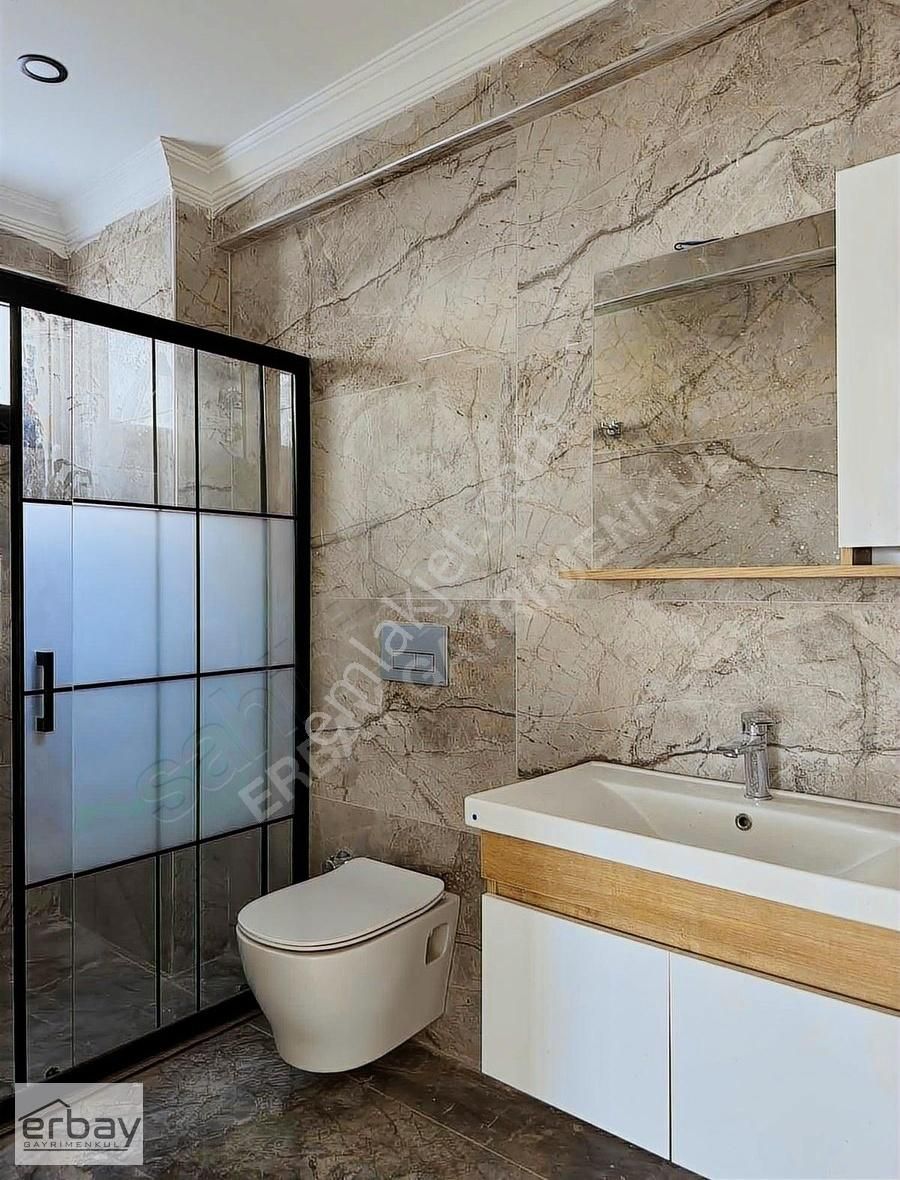 Üzümlü'de Giriş Katta Yatak Odalı Havuzlu Villa - Görsel 17