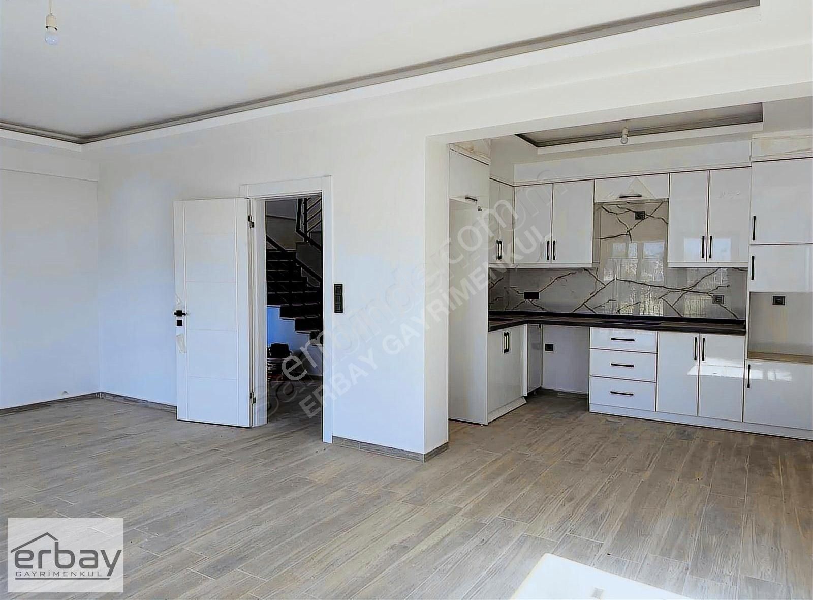 Üzümlü'de Giriş Katta Yatak Odalı Havuzlu Villa - Görsel 22