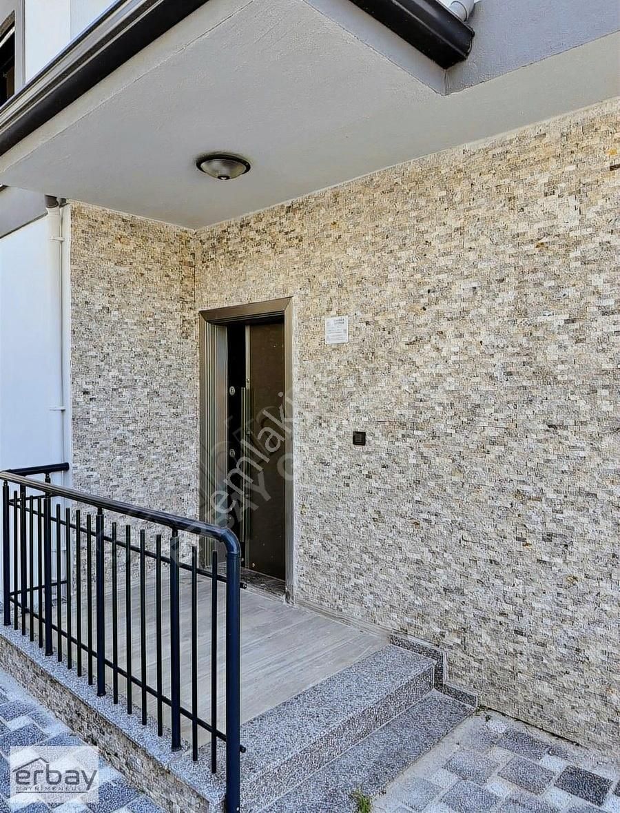 Üzümlü'de Giriş Katta Yatak Odalı Havuzlu Villa - Görsel 11