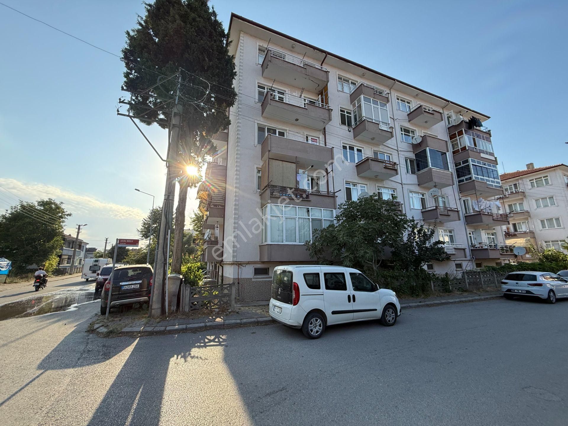 Tekeler'de Ptt Blokları'nda Kiralık 3+1 Daire - Bahadır Eker'den