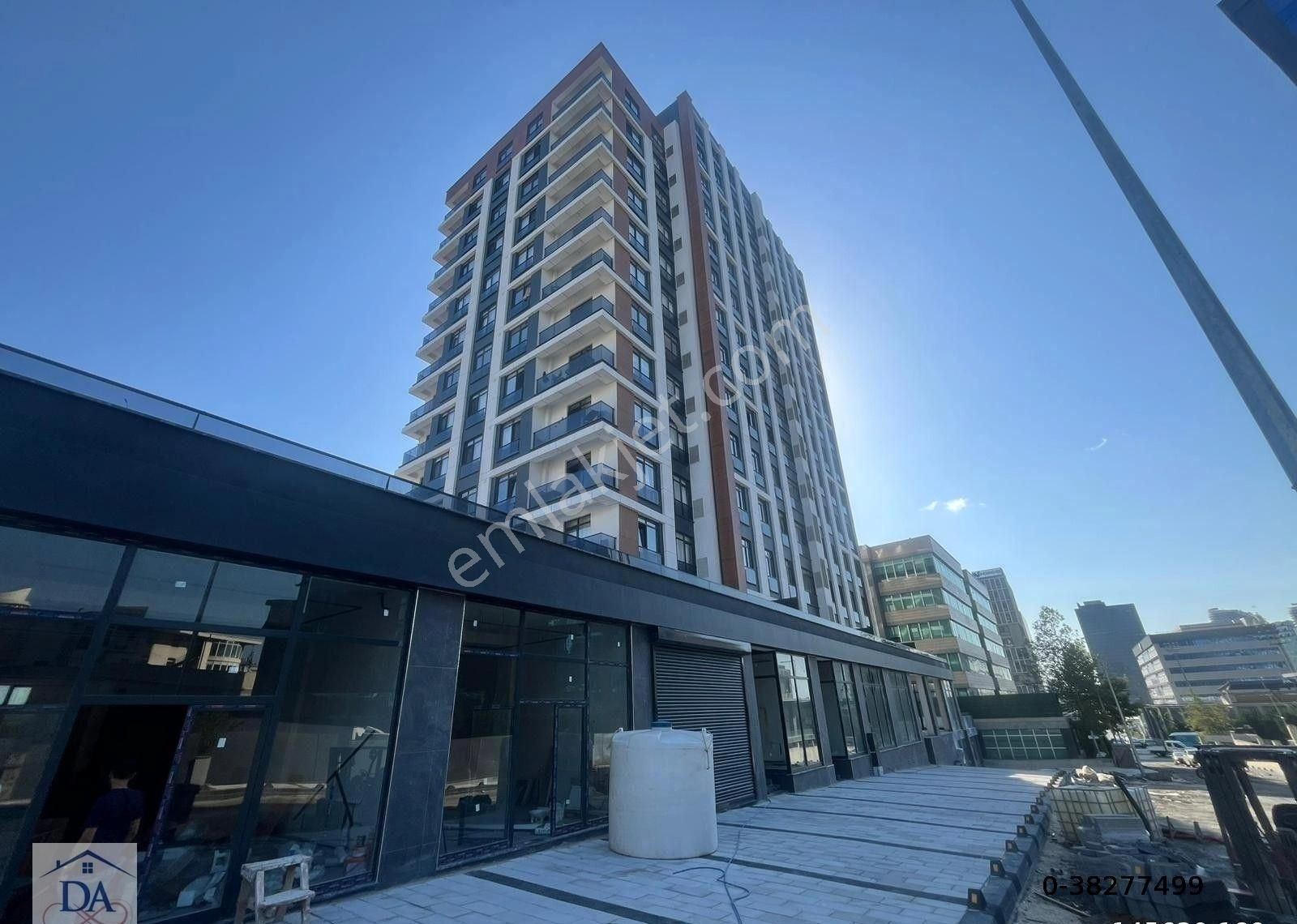 Bağcılar Mahmutbey Altınbaş Ünversitesine Komşu Brüt:334m2 Net:194m2 Alana Sahip Düz Giriş Dükkan