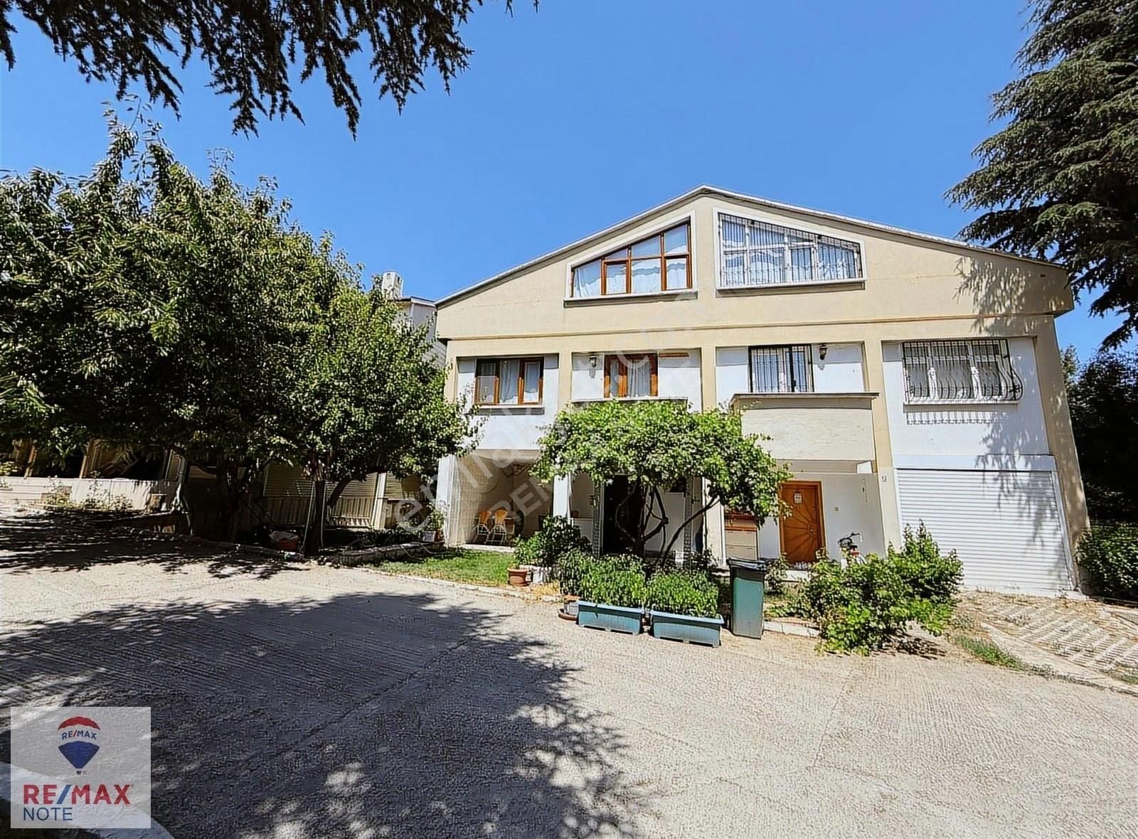 Yavuz Selim Turaykent Sitesı Bahçelı 6+2 Satılık Villa