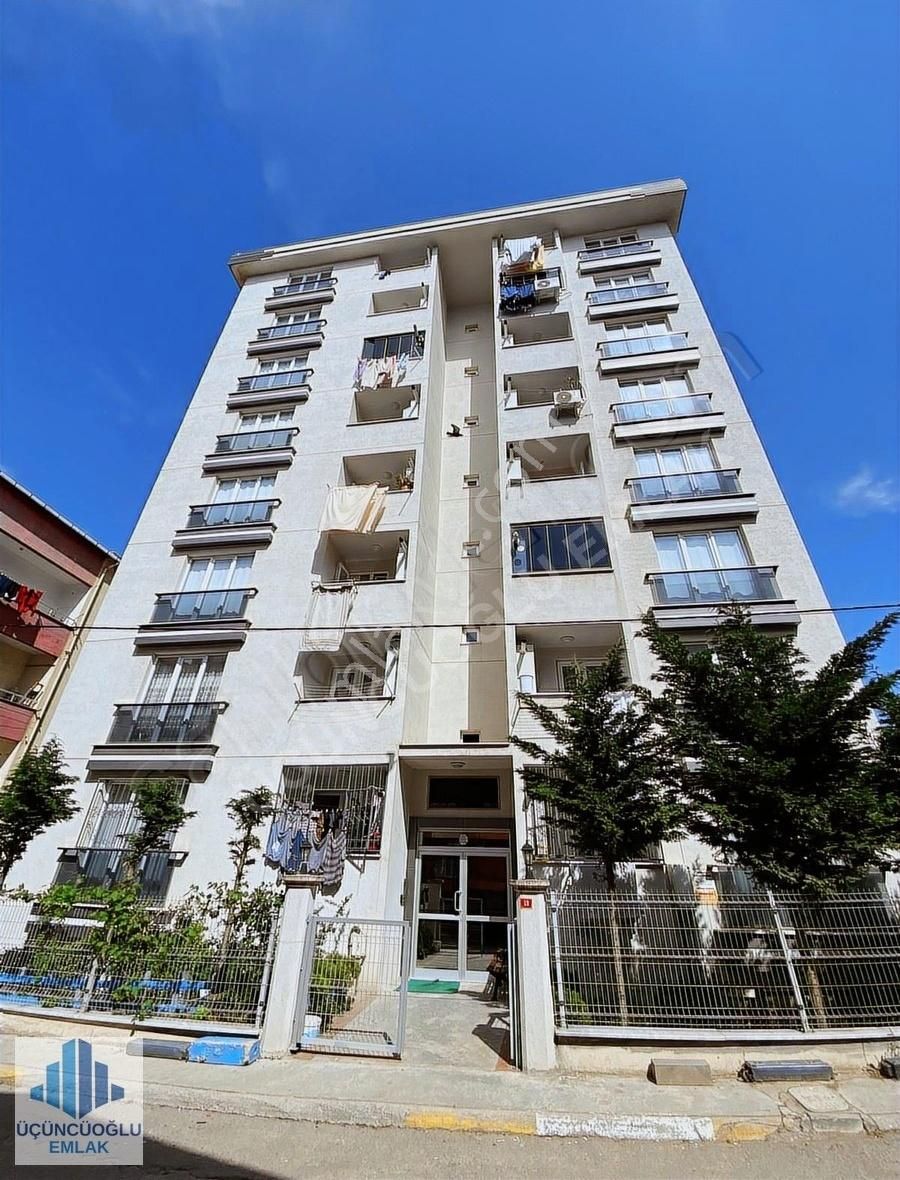 Pendik Fatih Mah. İskanlı Satılık 2+1