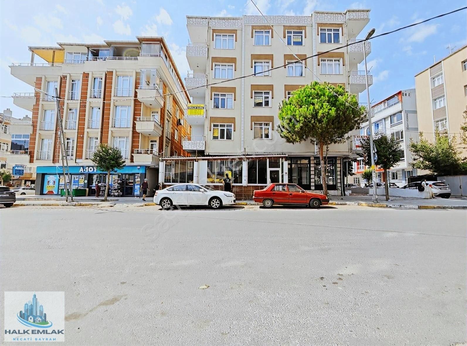 Avcılar Üniversite Mahallesi Depolu 350 Metre Dükkan Caddede...