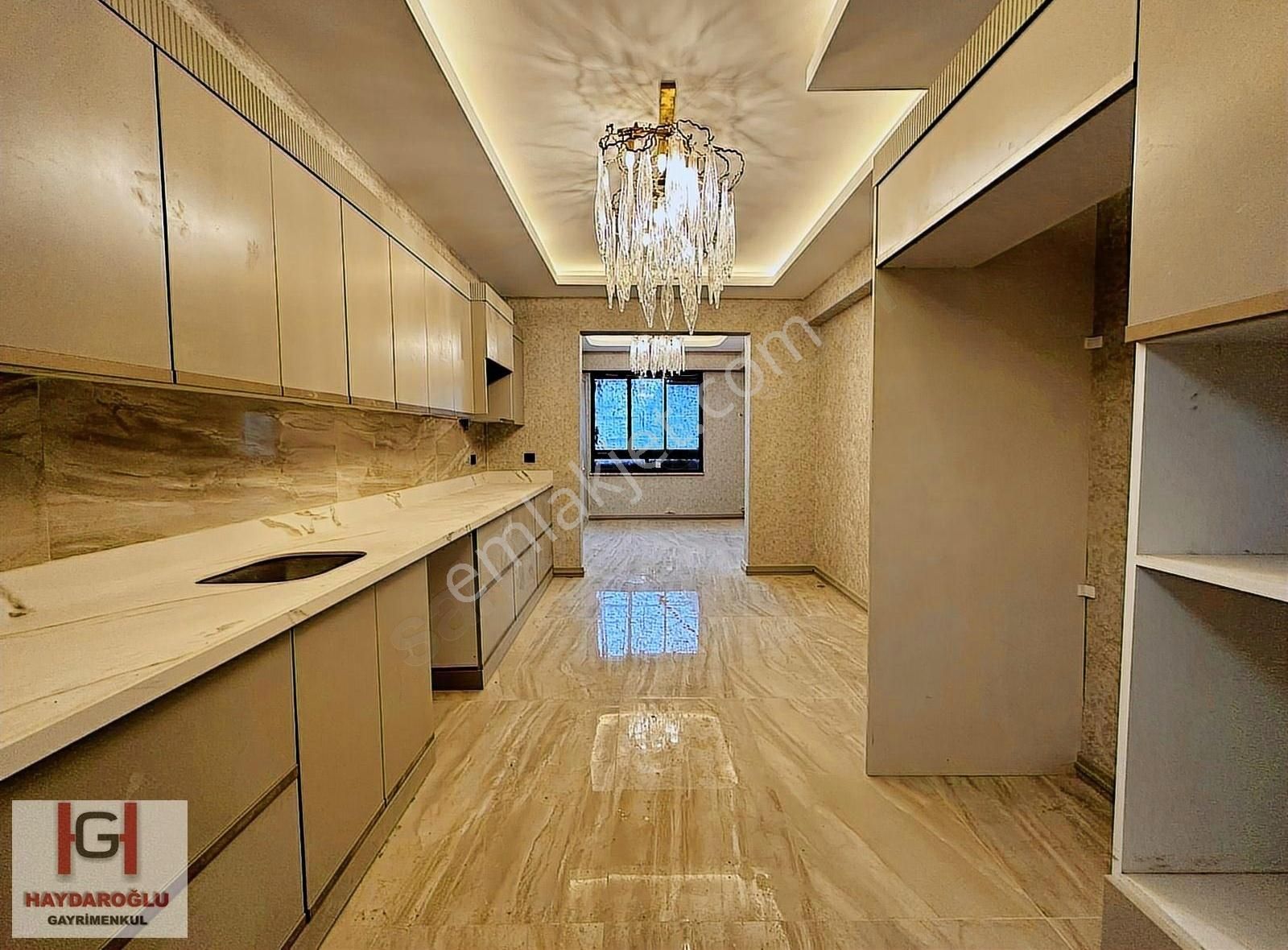Güvenevler'de Polis Okulu Civari Ultra Lüks 3.5+1 Kiralık Daire