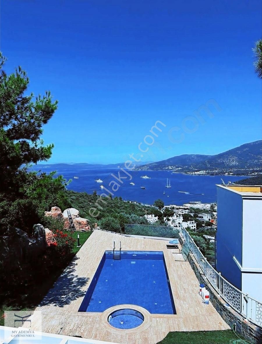 Torba'da Satılık Full Deniz Manzaralı Özel Havuzlu 5+1 Villa