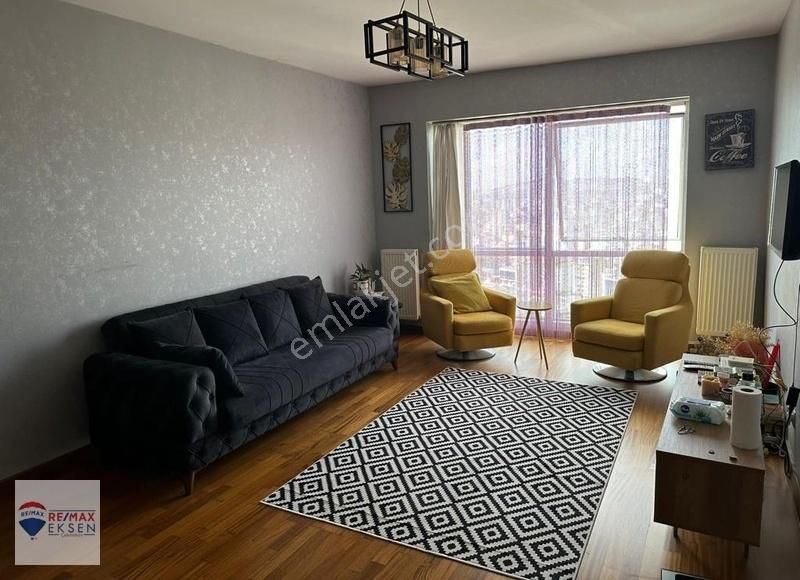 Ümraniye Sur Yapı Dorapark Eşyalı Kiralık 1+1 Daire