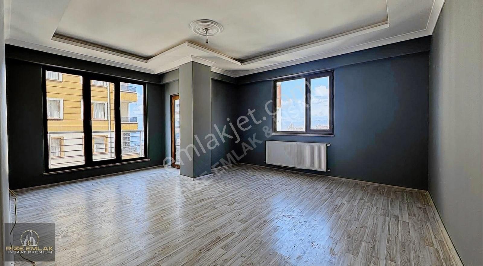 Rteü Üniversitesinin Yanıbaşında Kiralık 3+1 Daire !