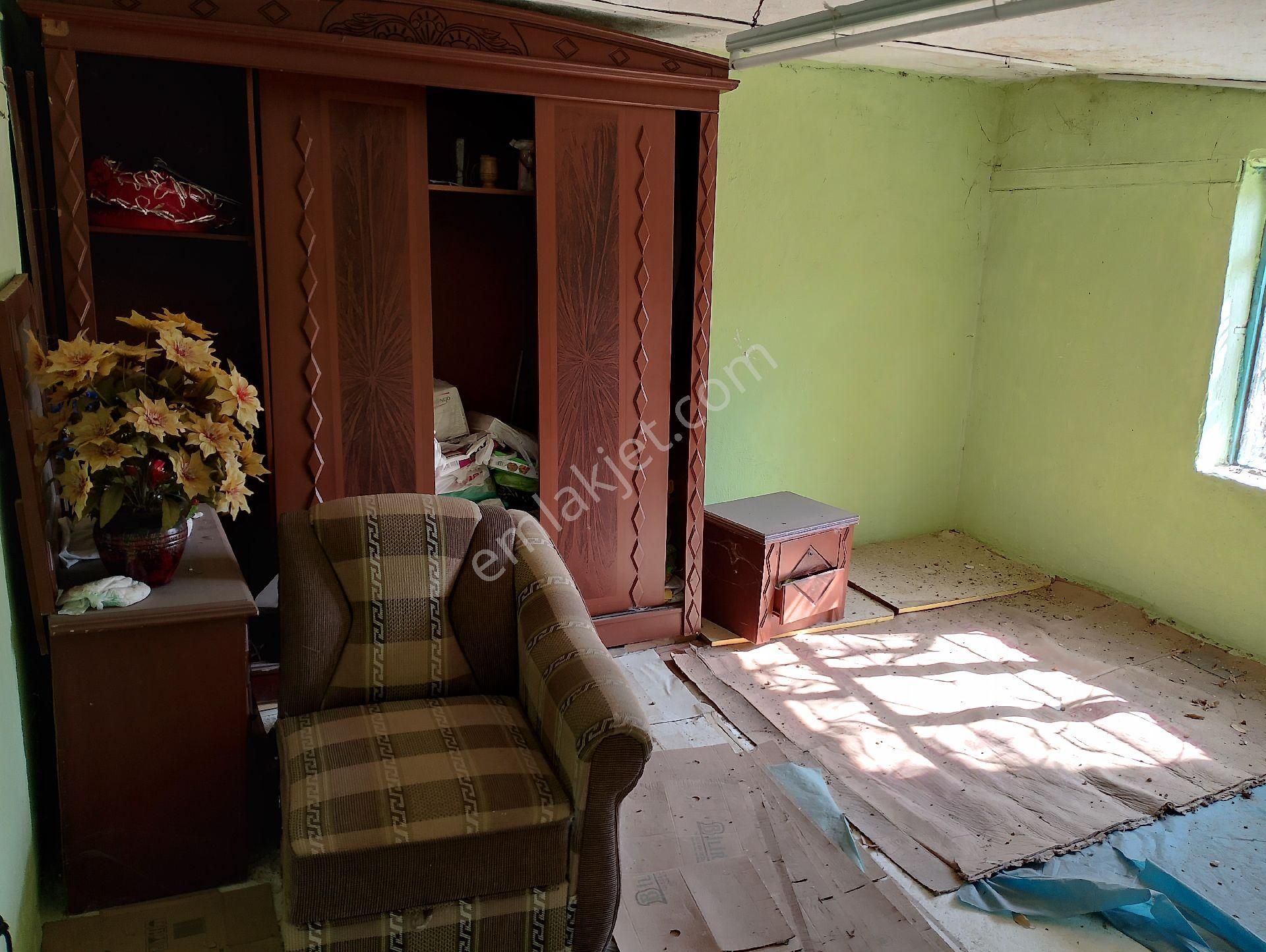 Bergama İkizler Köyünde Satılık Köy Evi - Görsel 14