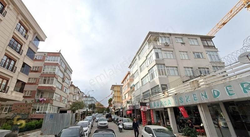 İncirli Caddesine Yürüme Mesafesinde 3+1 Fırsat Daire