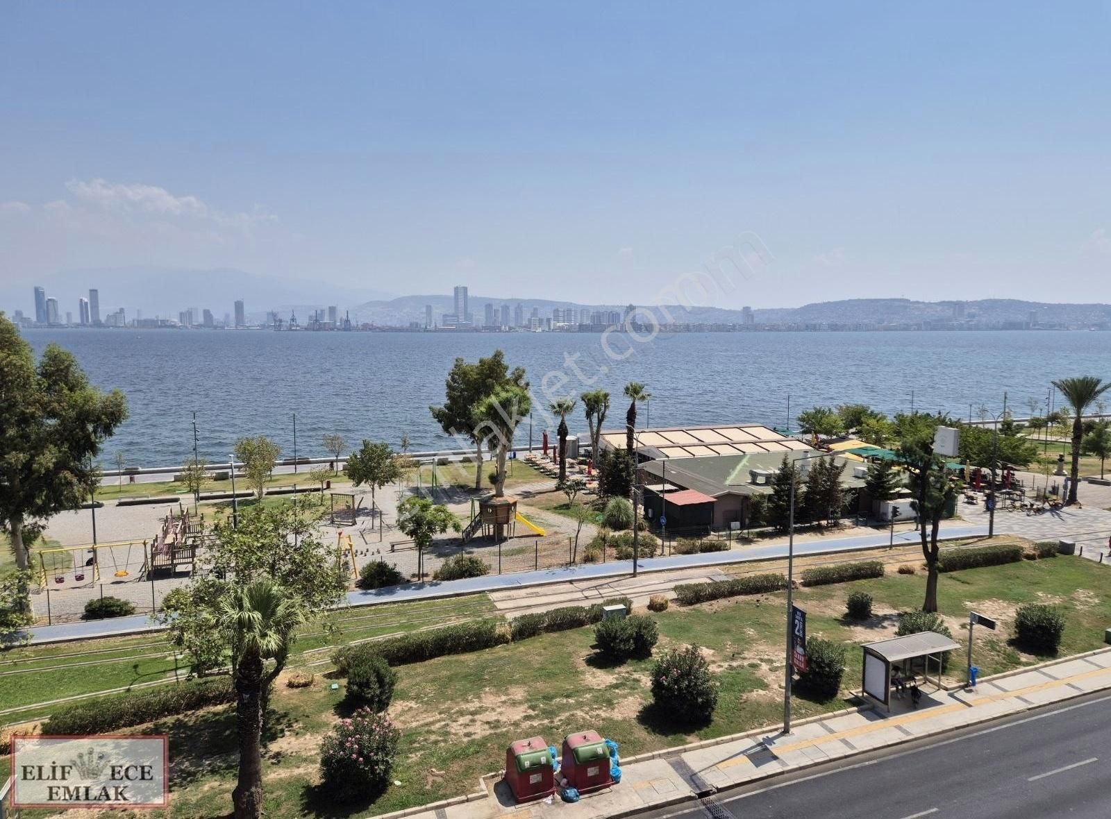 Karşıyaka Alaybey Yalı Asansörlü Doğalgazlı Kiralık Köşe Daire