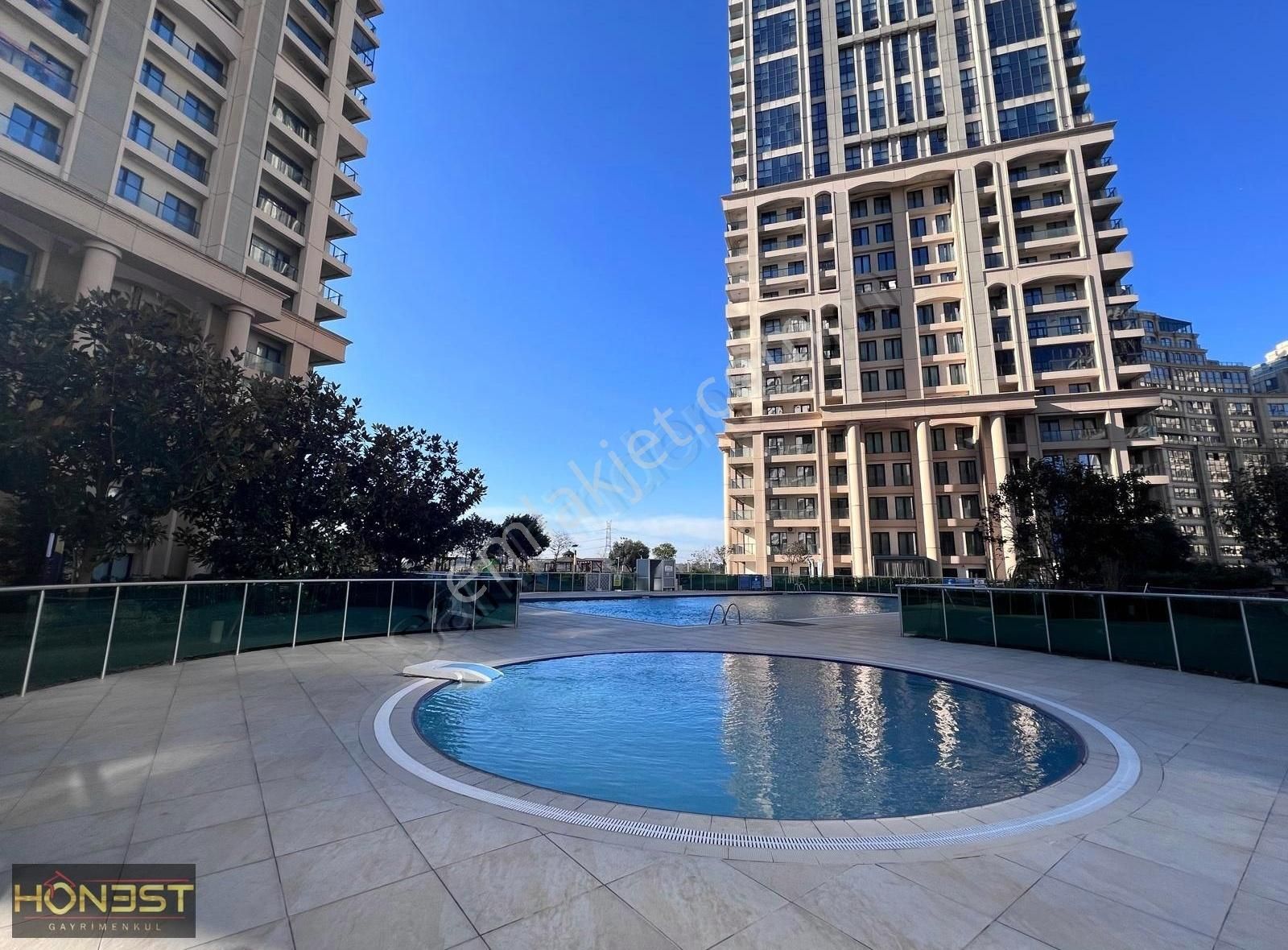 Kiptaş Venezia Mega Satılık Boş Avm Mnzr. 90 M2 1+1 Daire