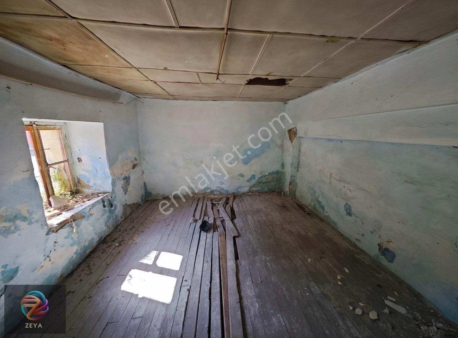 Söke Hükümet Meydanı'na 40 Metre Köşebaşı Müstakil Ev - Görsel 12