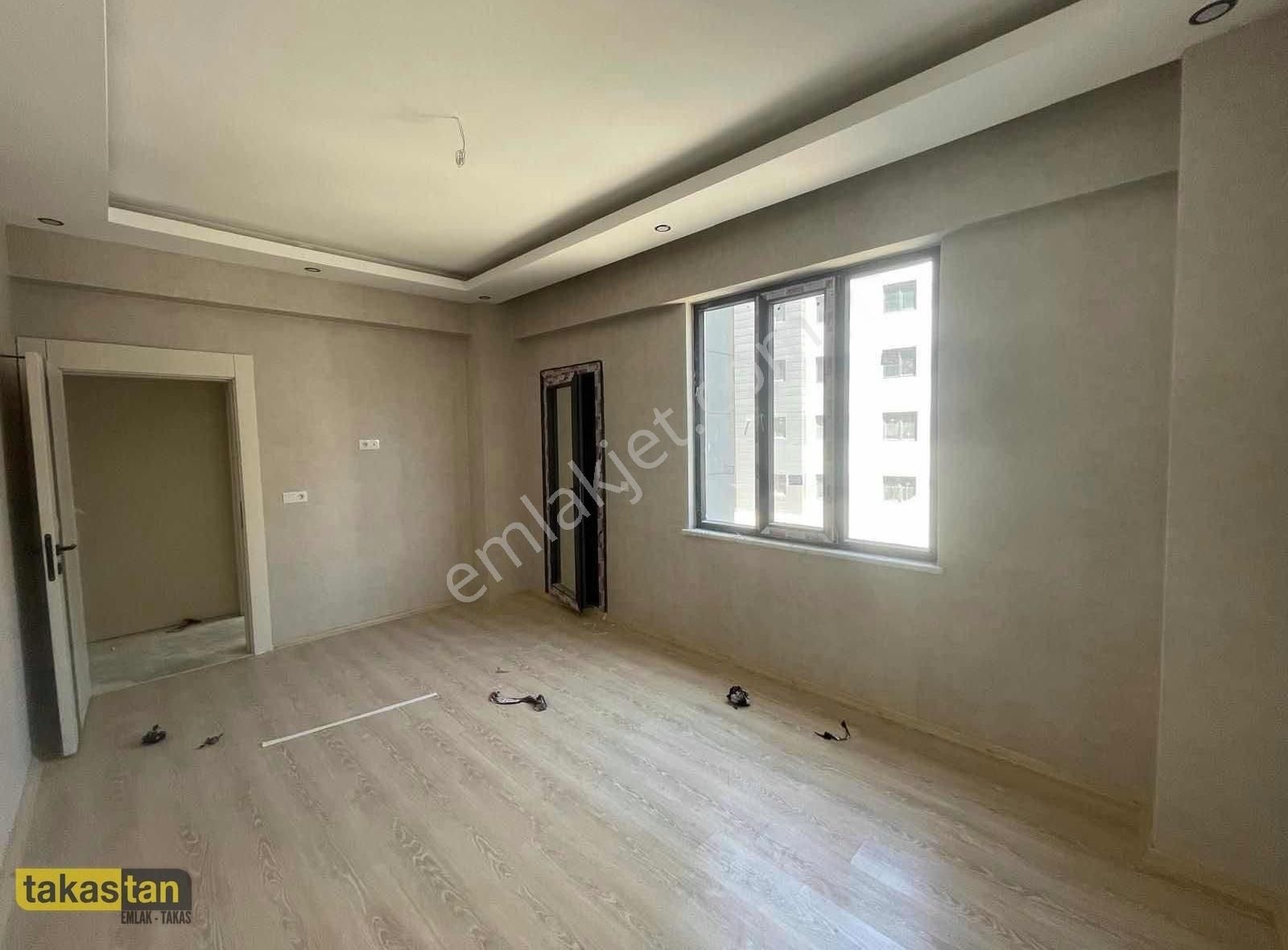 Takastan Emlaktan Fıstıklık Merkezde Satılık 3+1 Lüxs Daire - Görsel 25