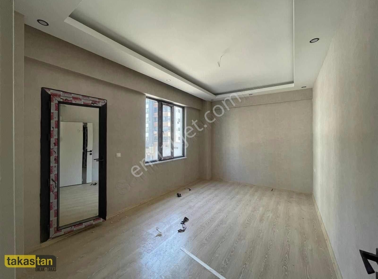 Takastan Emlaktan Fıstıklık Merkezde Satılık 3+1 Lüxs Daire - Görsel 4