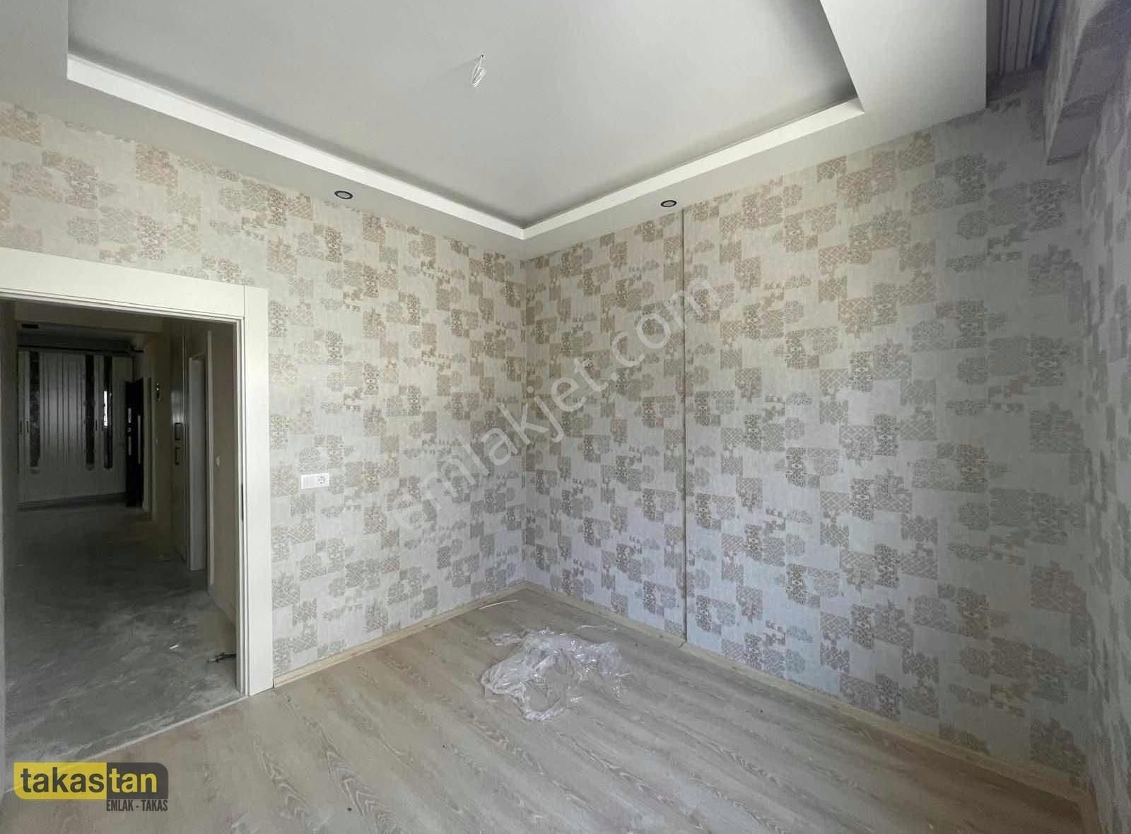 Takastan Emlaktan Fıstıklık Merkezde Satılık 3+1 Lüxs Daire - Görsel 16