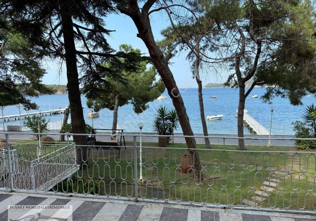 Planet'ten 3289m2 Düz Arazili Mükemmel Manzaralı Denize Sıfır İhtişamlı Müstakil Yalı - Görsel 11