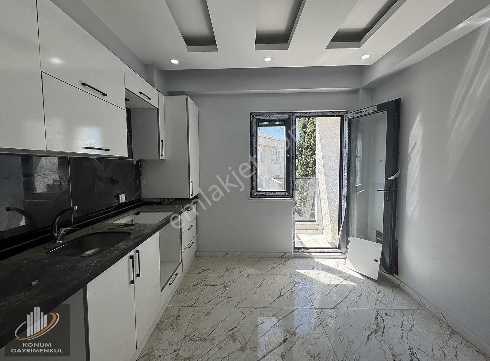 Konum Emlaktan Emek Mh. Satılık Asansörlü Lüks 2+1 Ara Kat - Görsel 4