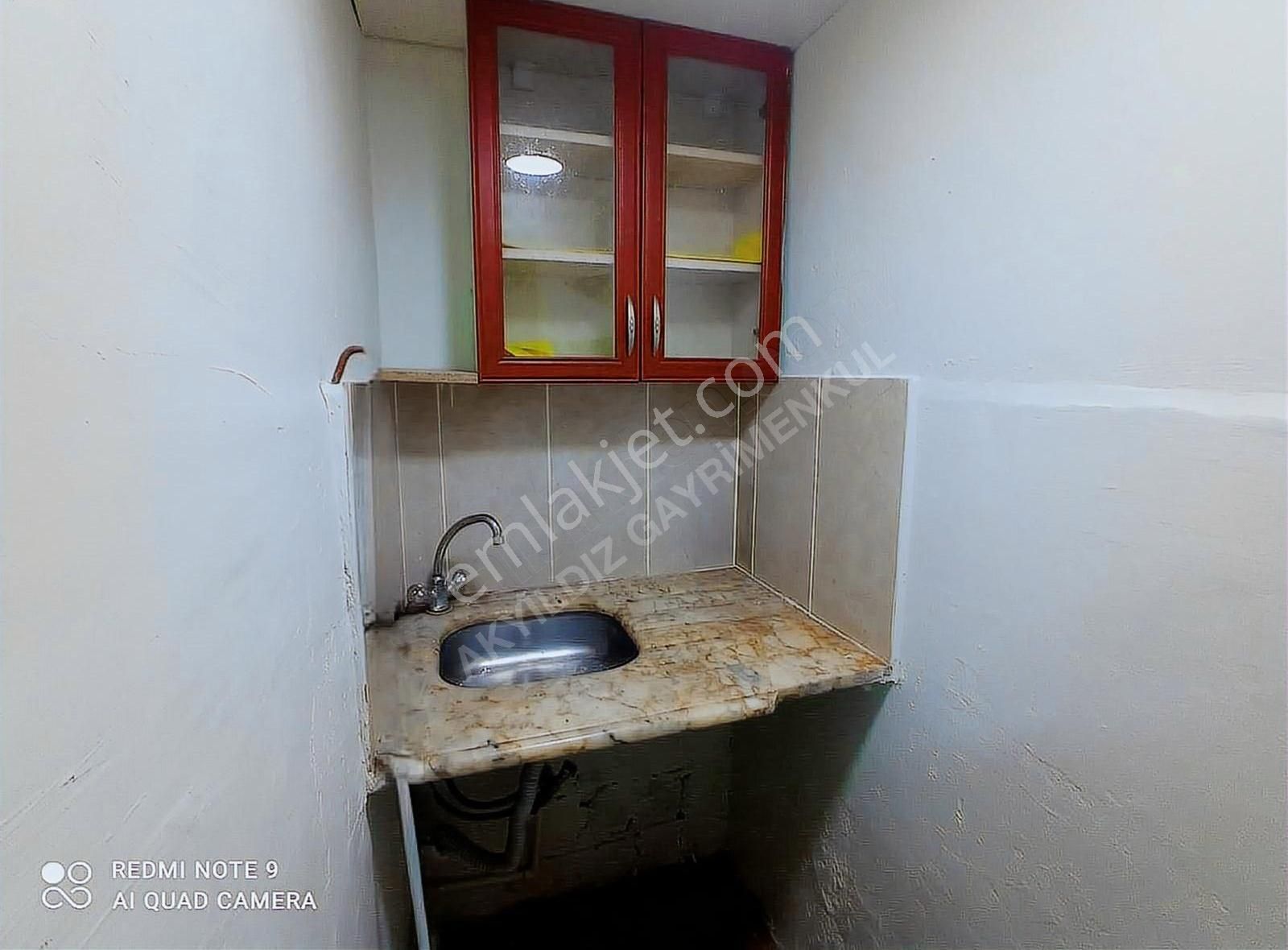Sütlüce'de Kiralık Otomatik Kepenkli 2 Katlı 50 M2 Dükkan Depo!!