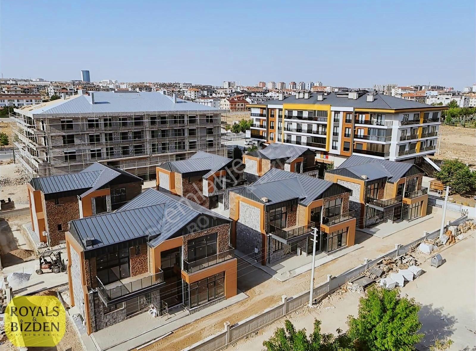 Yazır Naturapark Yakını Harika Konumda Araç Asansörlü Lüx Villa.