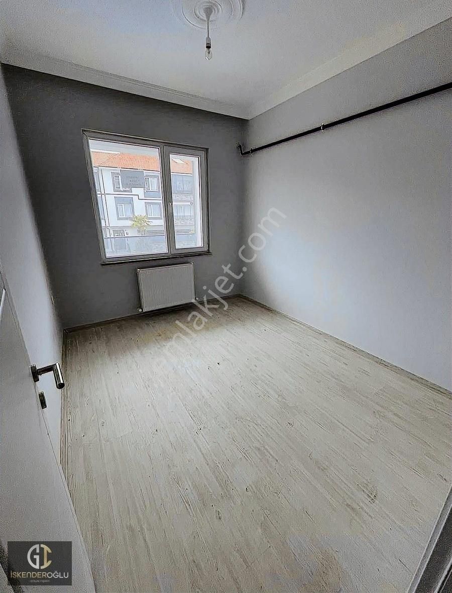Koruparkta Ara Kat Havuz Cephe Mutfak Tamamen Ayri 90 M2 - Görsel 8