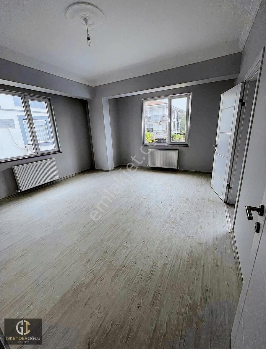 Koruparkta Ara Kat Havuz Cephe Mutfak Tamamen Ayri 90 M2 - Görsel 9