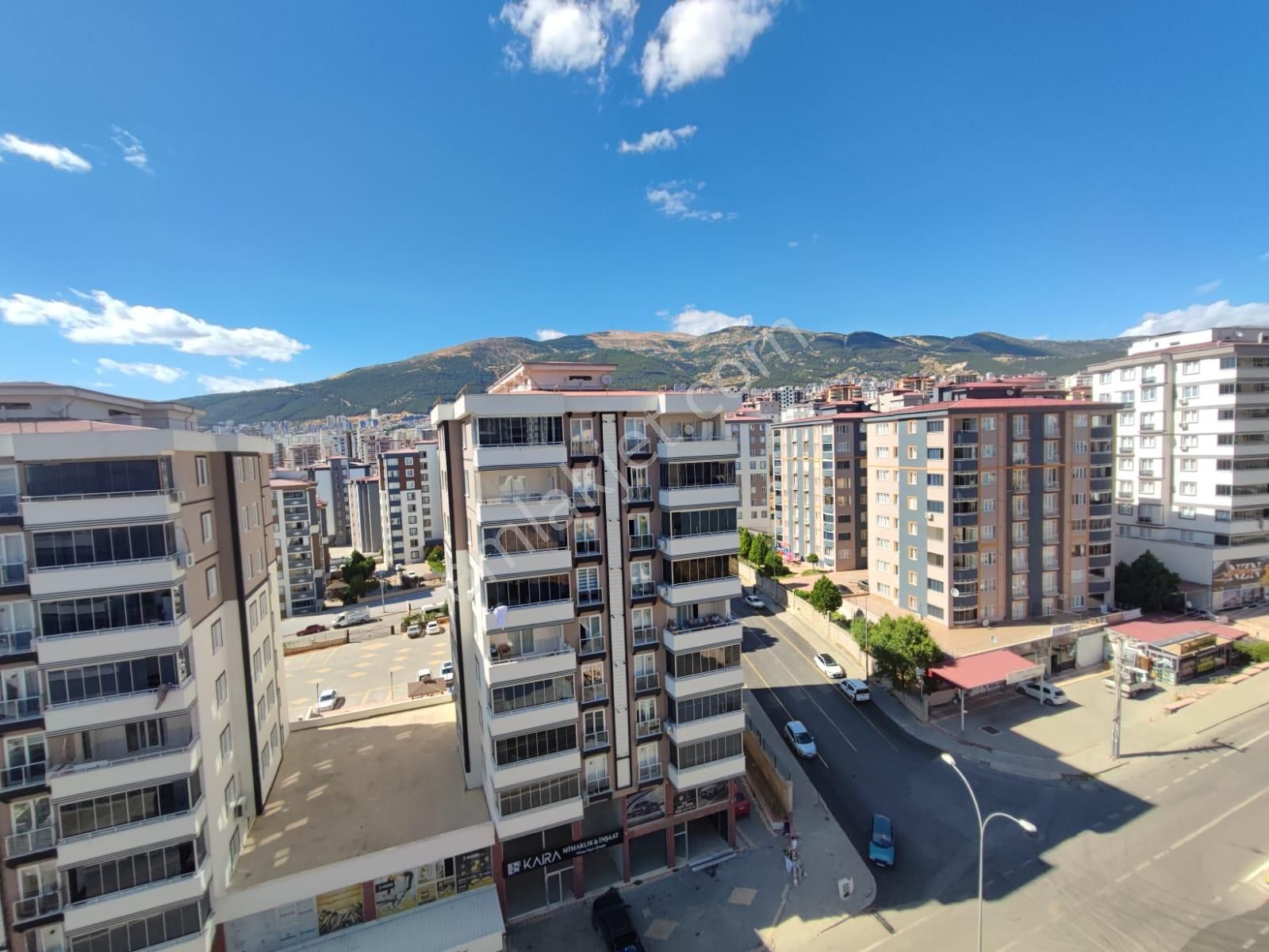 Coldwell Bankerden Vadi Mh.de Fen Lisesi Civarı Satılık 3+1
