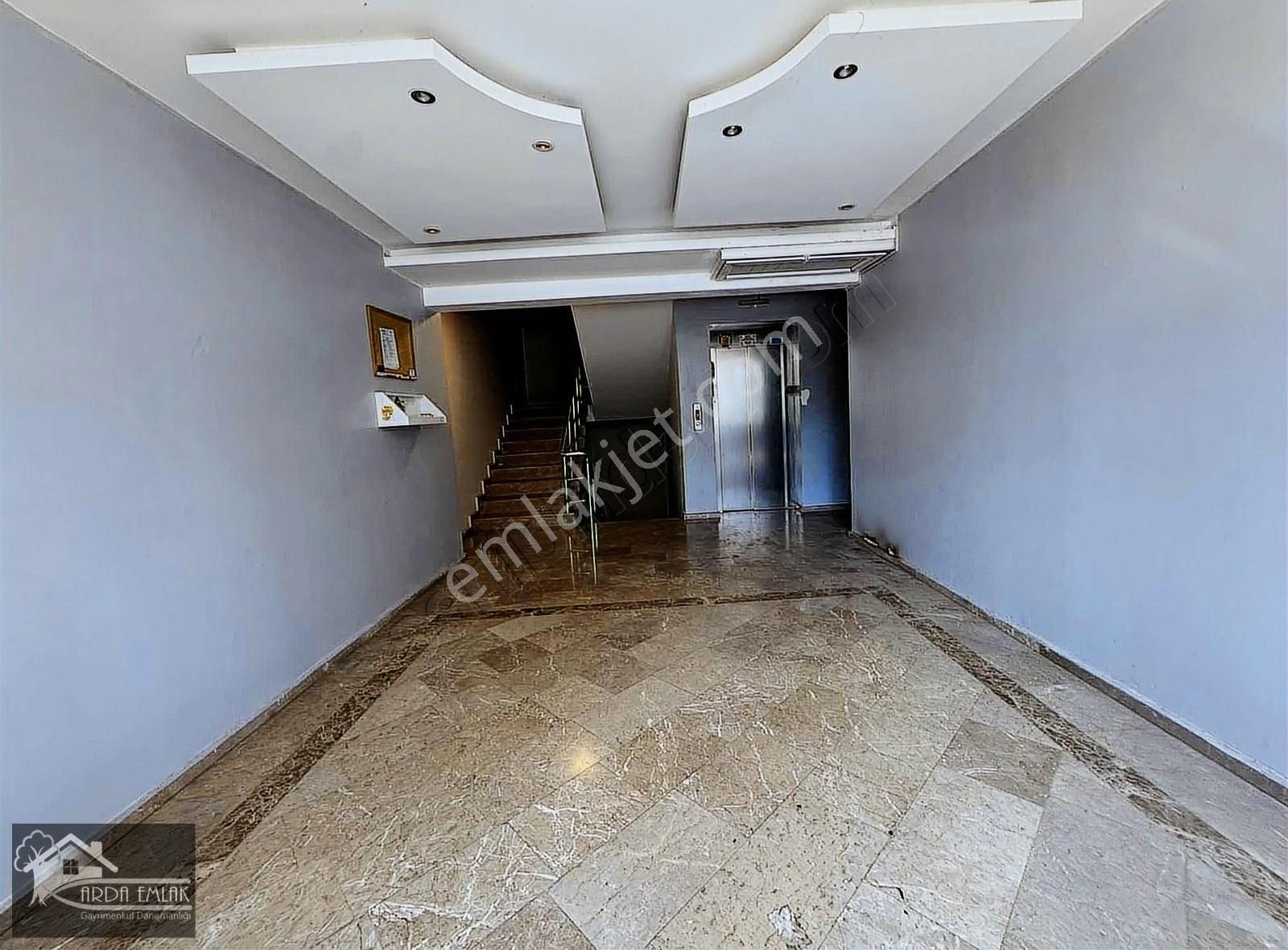 Arda Emlaktan Ful Eşyalı Kiralık 1+1