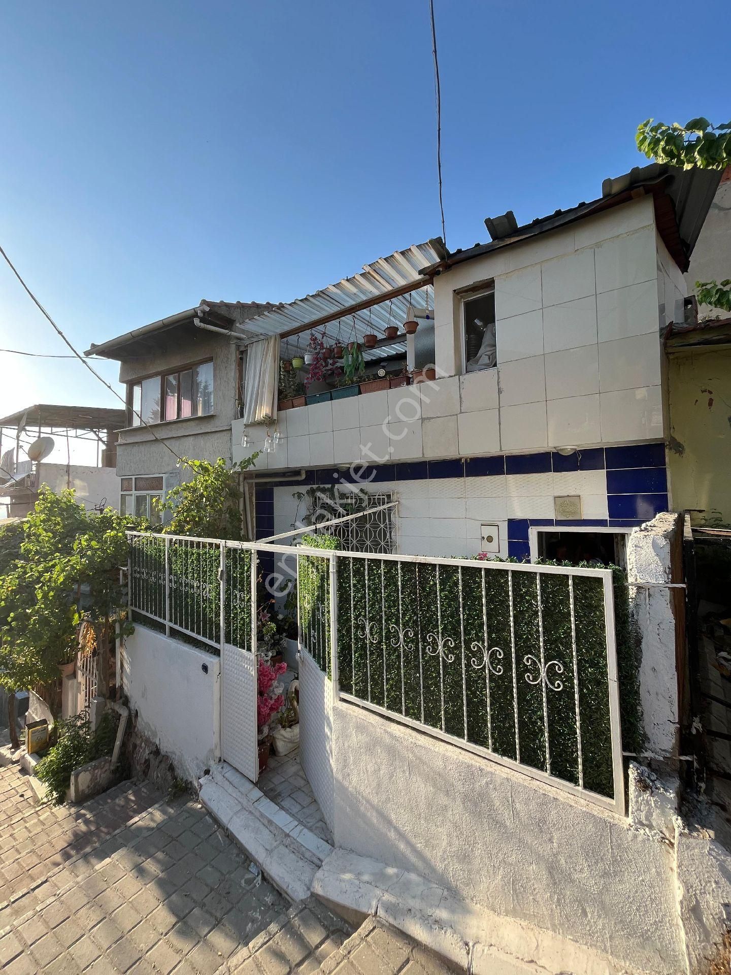 İzmir Konak Tuzcu Mah.de 4+1 Müstakil İki Katlı Satılık Bina - Görsel 3