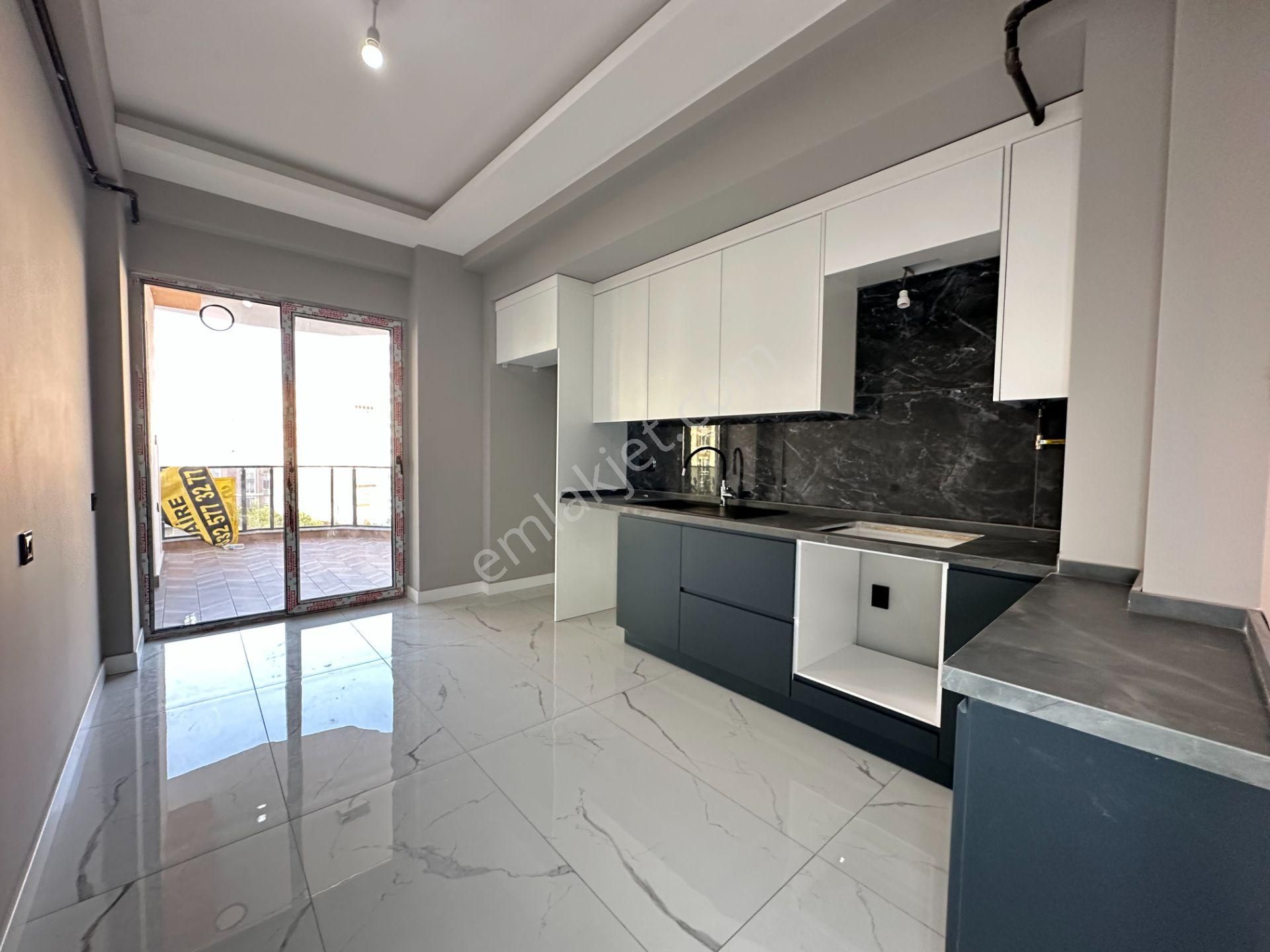Cağaloğlu Havuzlu Kapalı Otoparklı Site İçi Daire