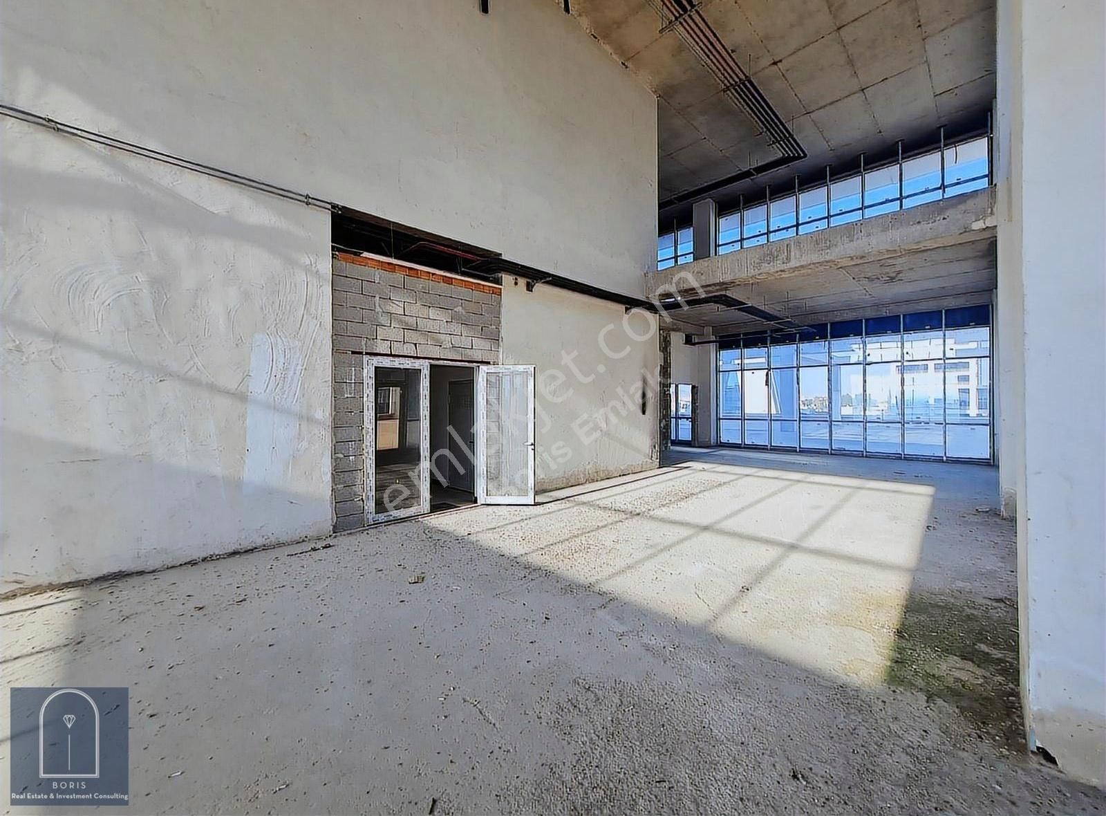 Konya Yolunda Prestijli İşletmelere Uygun 3100m² Ticari Mekan