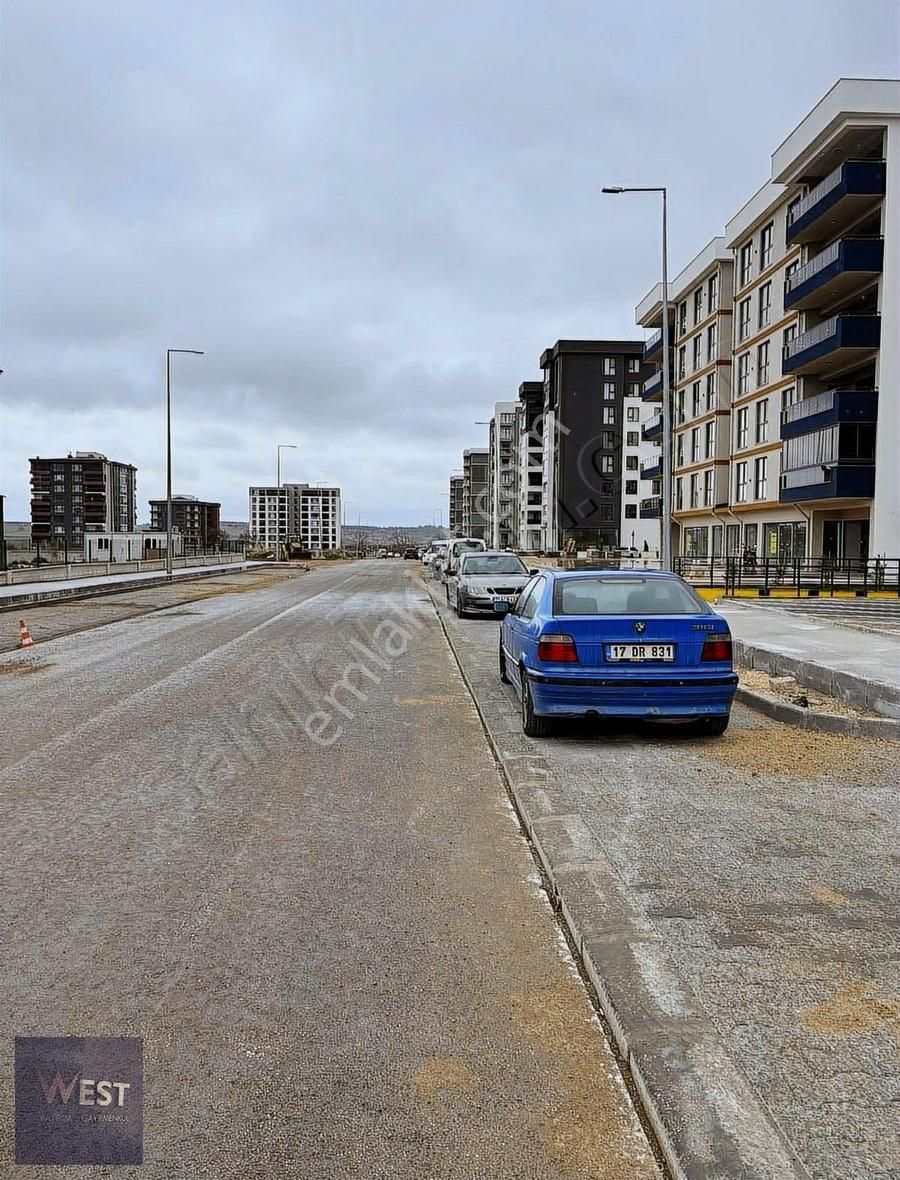 Çanakkale Esenler De Okul Karşısı Geniş Kiralık 3+1 Daire