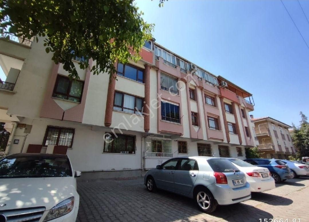 Hakan Cansız Gayrimenkul Yatırım'dan Kâmil Ocak Mah.yüksek Giriş Bagımsız Salon Satılık 3+1 Daire