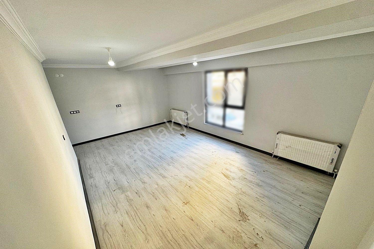 Metin Yapı'dan 130 M2 İskanlı Kombili Cadde Üzeri Yatırımlık Ön Cephe Satılık 3+1 Daire!!! - Görsel 3