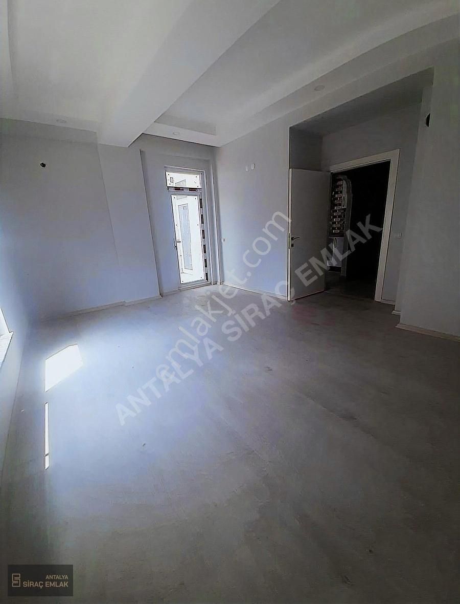 Antalya Muratpaşa Etiler Mah.sıfır Katta Satılık 2+1 Daire